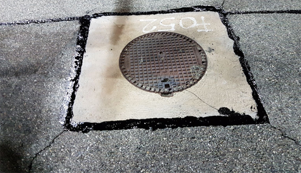 SigilRapid plus è ideale per sigillare i punti di attacco tra materiali diversi quali asfalto e calcestruzzo, asfalto e telaio in acciaio o in ghisa di chiusini e caditoie, asfalto e cordonate in pietra o piastrelle.