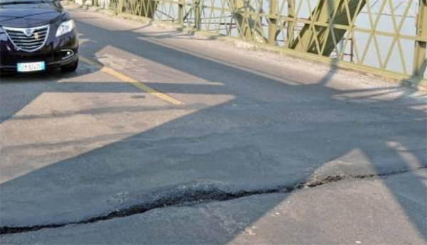 SigilRapid Plus posato con il corretto coefficiente di forma (1x1,5) risolve il problema dei giunti sui cavalcavia, ponti a una o due campate, parcheggi sopra elevati, coperture e pannellature pre fabbricate